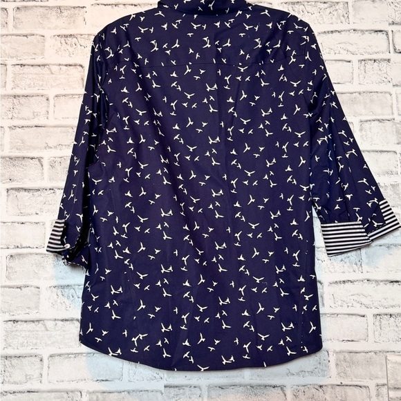 Navy Blue Button-Up‎ Shirt with white Bird Print size M 3/4 sleeve cuffed stripe - Picture 3 of 8